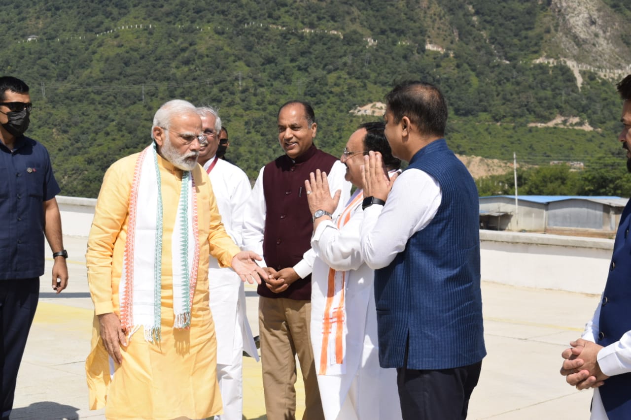 Hon'ble BJP National President Shri J.P. Nadda welcoming Hon'ble Prime Minister Shri Narendra Modi ji after landing in Bilaspur (Himachal Pradesh)