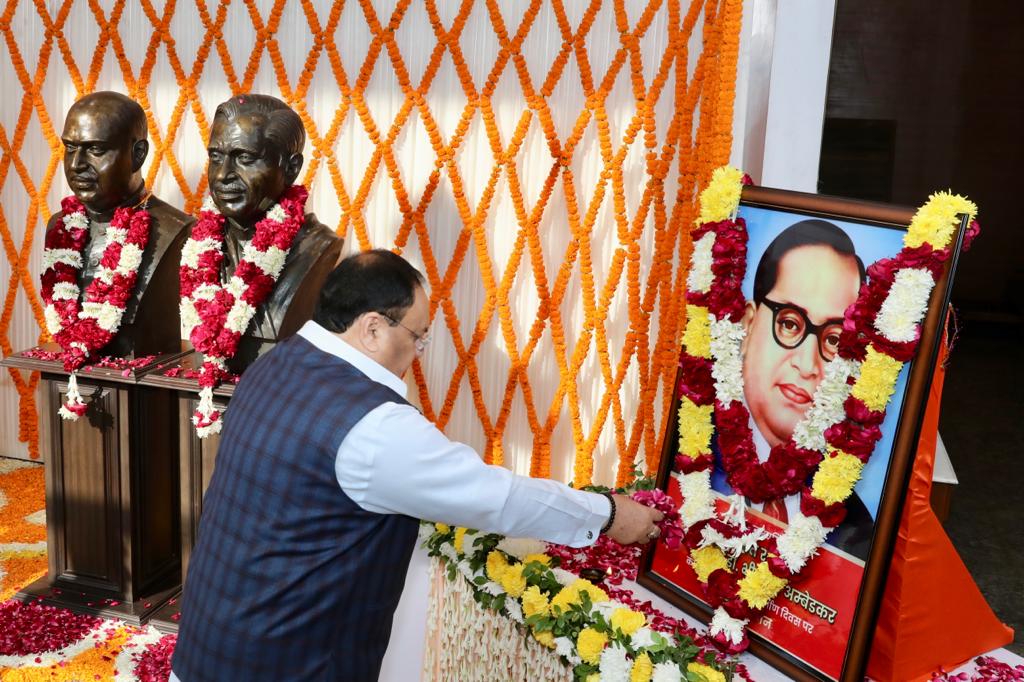  BJP National President Shri J.P. Nadda paid floral tributes to Bharat Ratna Baba Sahab Bheem Rao Ambedkar ji on his punyatithi at BJP HQ, 6A DDU Marg, New Delhi