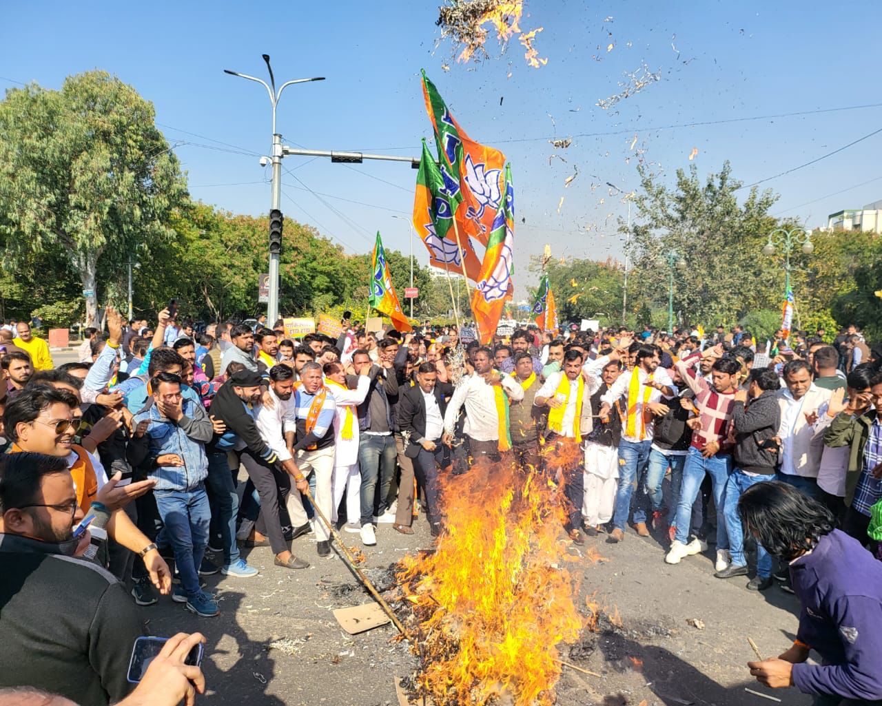 BJYM protested across India against Pakistan’s Foreign Minister’s derogatory statements against PM Modi.