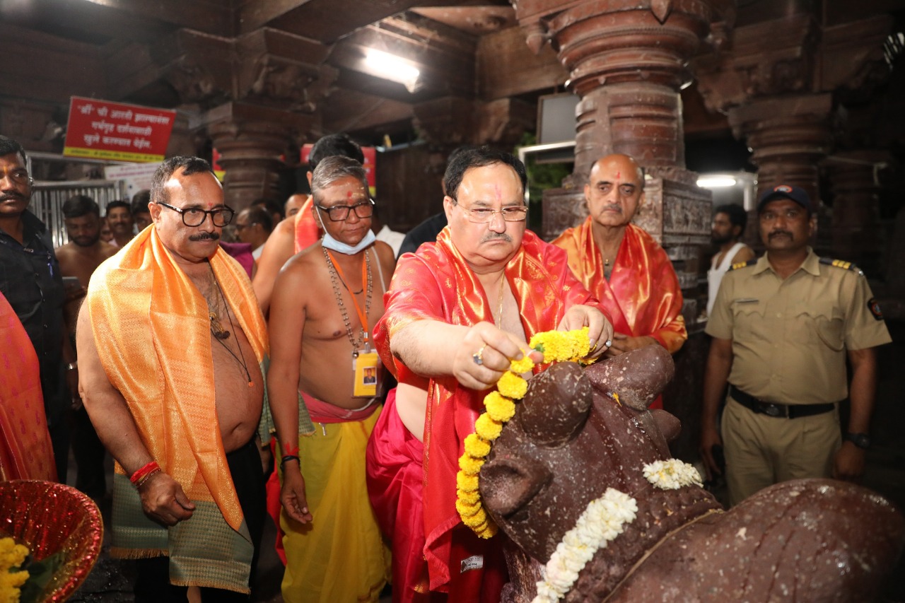 BJP National President Shri J.P. Nadda offered prayers at Grishneshwar Jyotirling Mandir, Distt. Aurangabad (Maharashtra) 