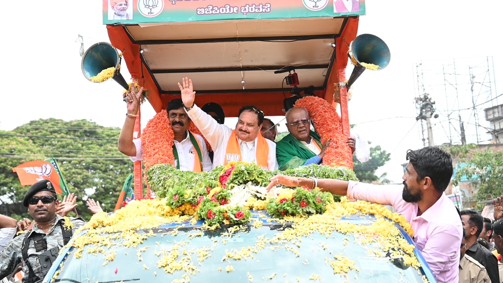 Road show of BJP National President Shri J.P. Nadda in Harapanahalli, Distt. Vijayanagar, (Karnataka)