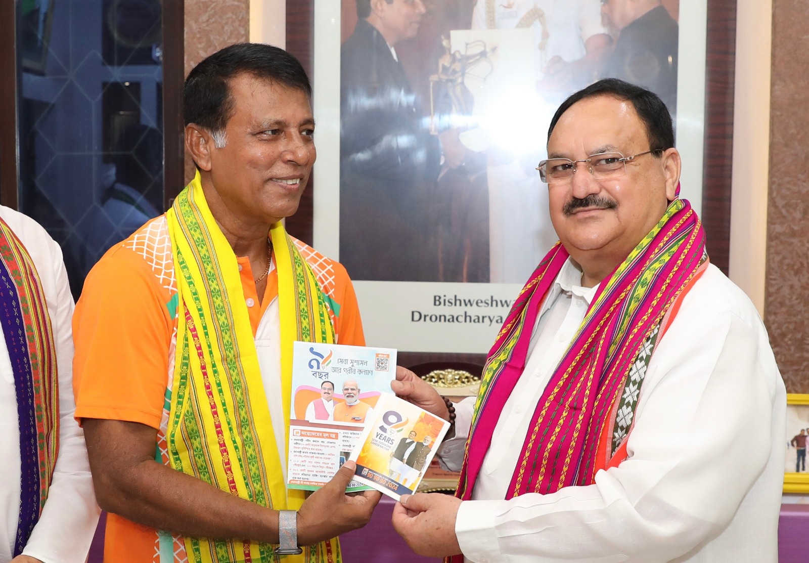 BJP National President Shri J.P. Nadda met with Indian Gymnastics coach Shri Vishweshwar Nandi ji as part of the "Sampark Se Samarthan" camp'gn in Agartala (Tripura)