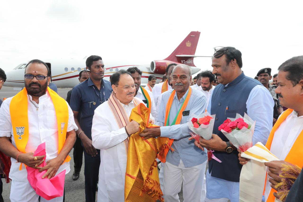 Grand welcome of BJP National President Shri J.P. Nadda on arrival at Begumpet Airport in Hyderabad (Telangana)