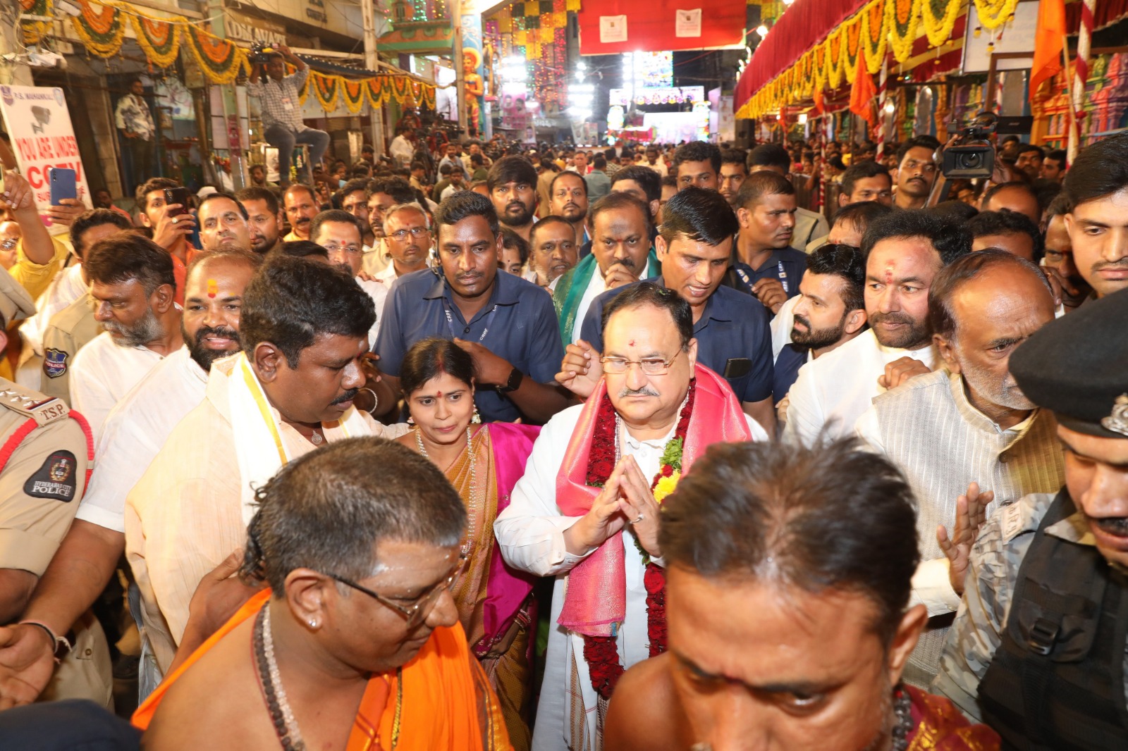 BJP National President Shri J.P. Nadda offered prayers at Ujjaini Mahankali Temple in Secunderabad on the auspicious occasion of Lashkar Bonalu