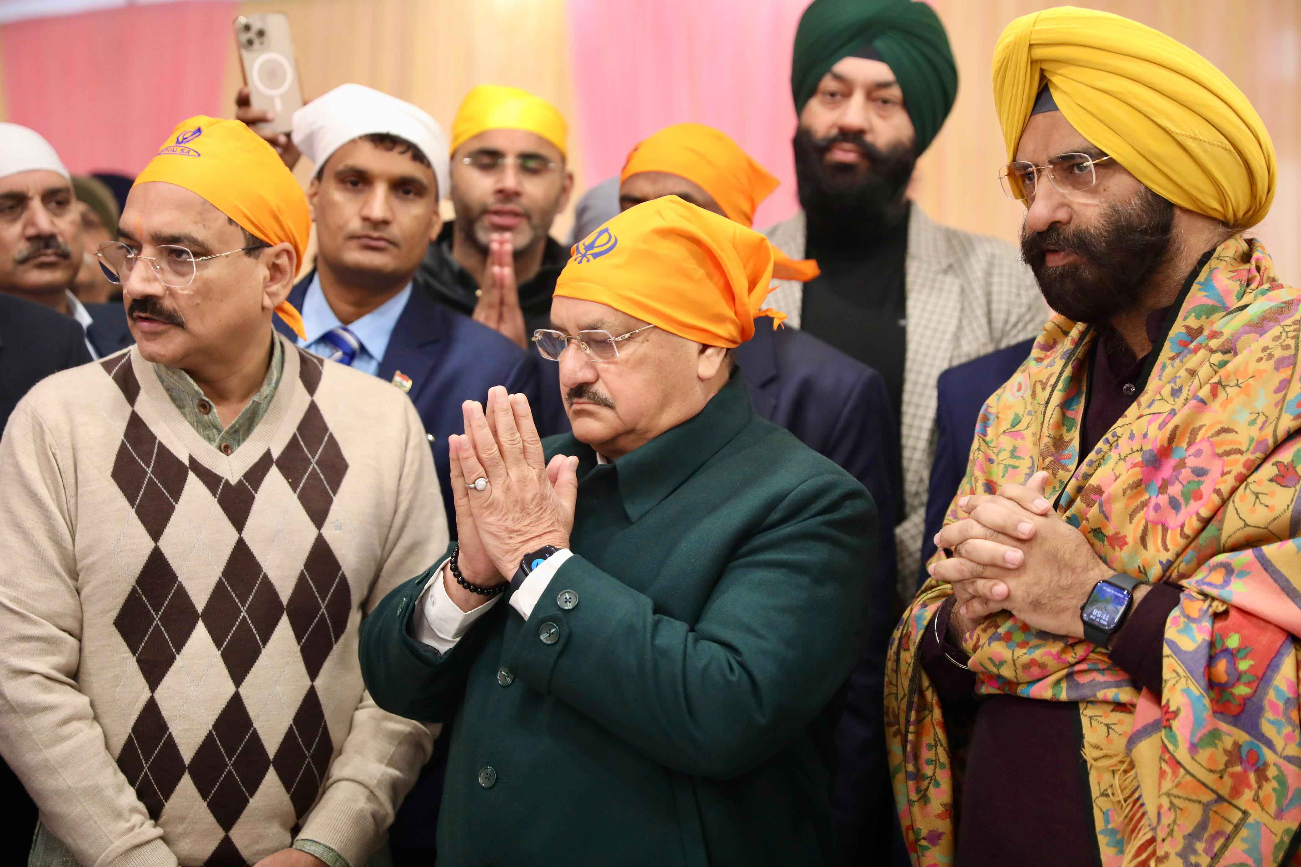 BJP National President Shri J.P. Nadda offered prayers at Gurudwara Rakab Ganj Sahib, North Avenue, New Delhi