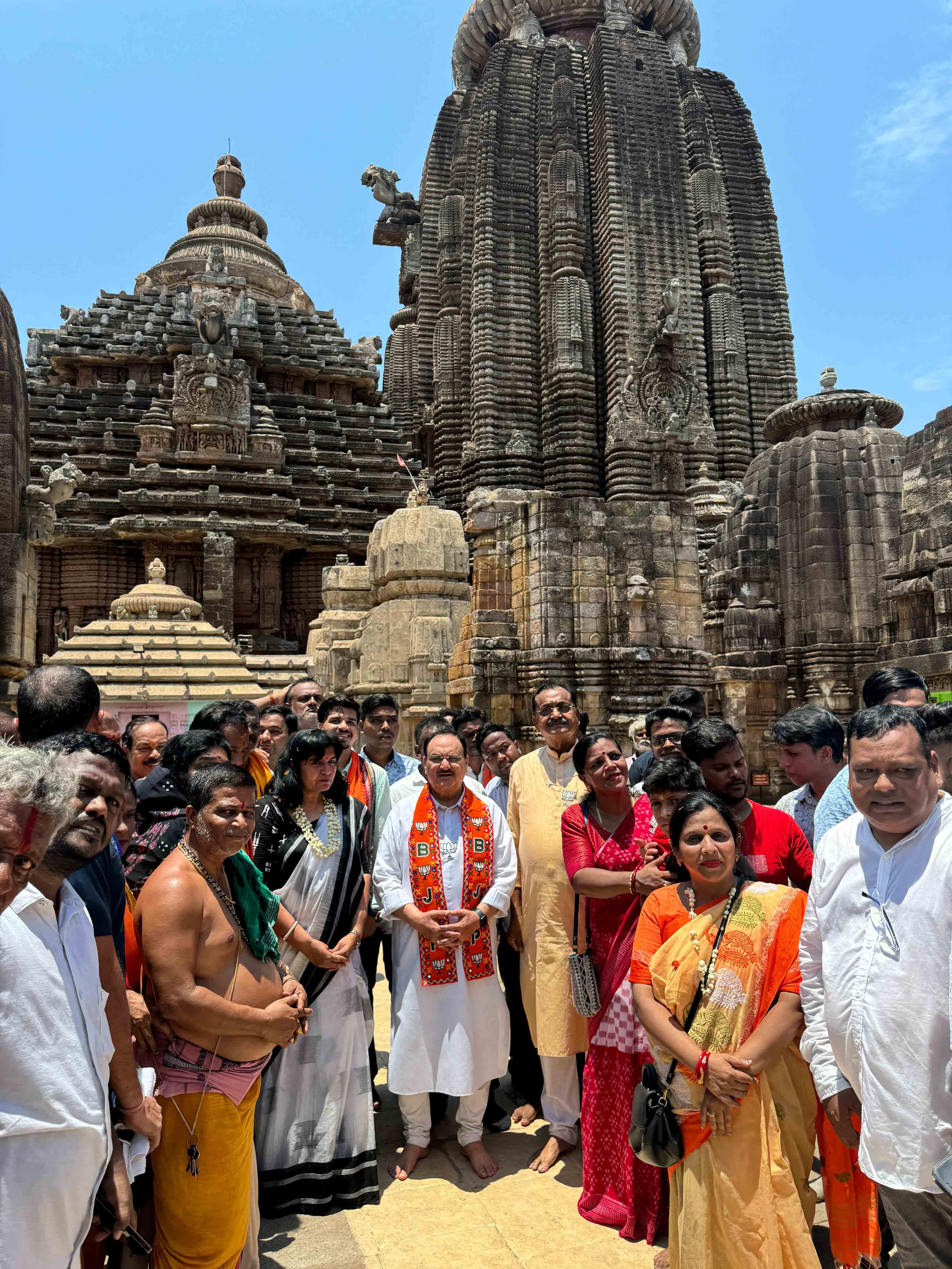 Hon'ble BJP National President Shri J.P. Nadda offered prayers at Lingaraj Temple, Bhubaneswar, Khordha (Odisha)