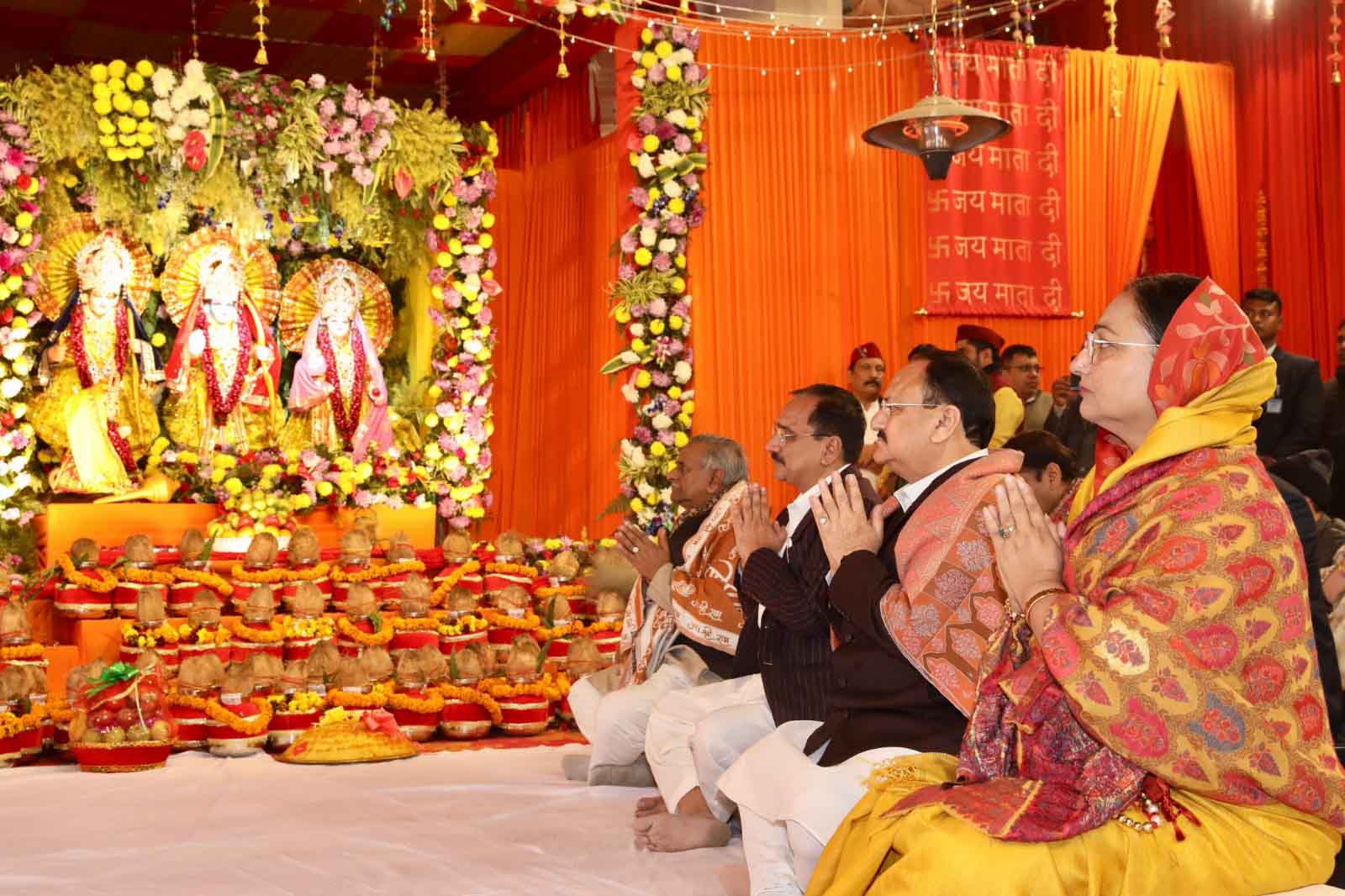 Hon'ble BJP National President Shri J.P. Nadda offered prayers at Maa Jhandewali & watch live telecast of grand ceremony Ram Lalla's Pran Pratishtha with Ram Bhakts at Jhandewalan Temple, New Delhi