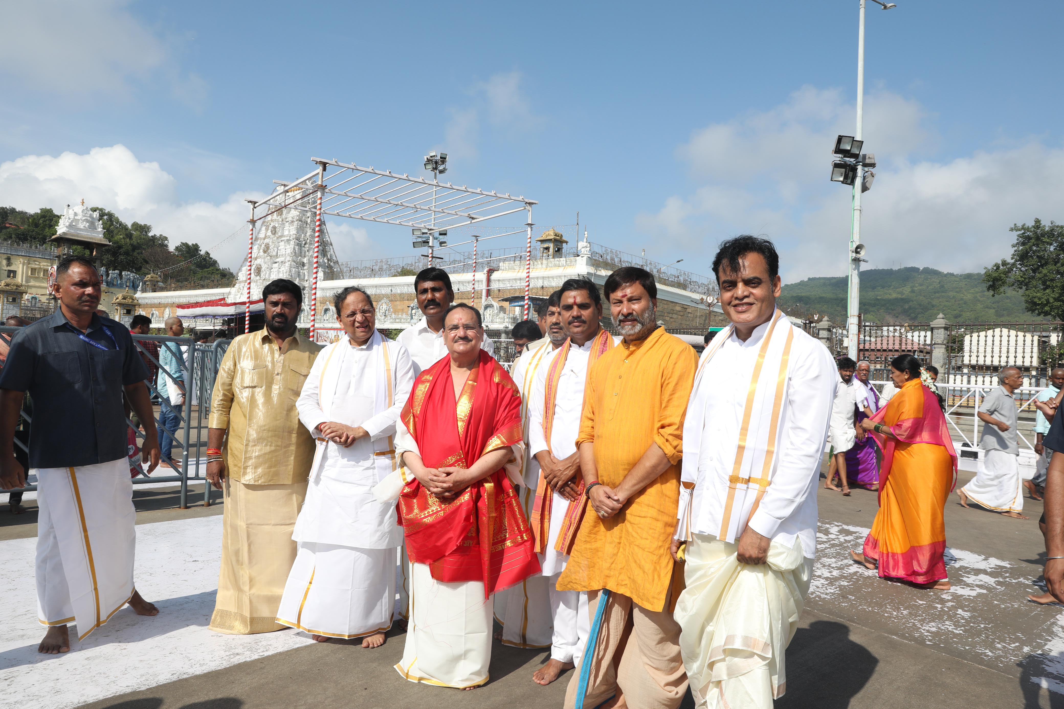 Hon'ble BJP National President Shri J.P. Nadda offered prayers at Tirumala Tirupati Balaji Temple, Tirupati (Andhra Pradesh)