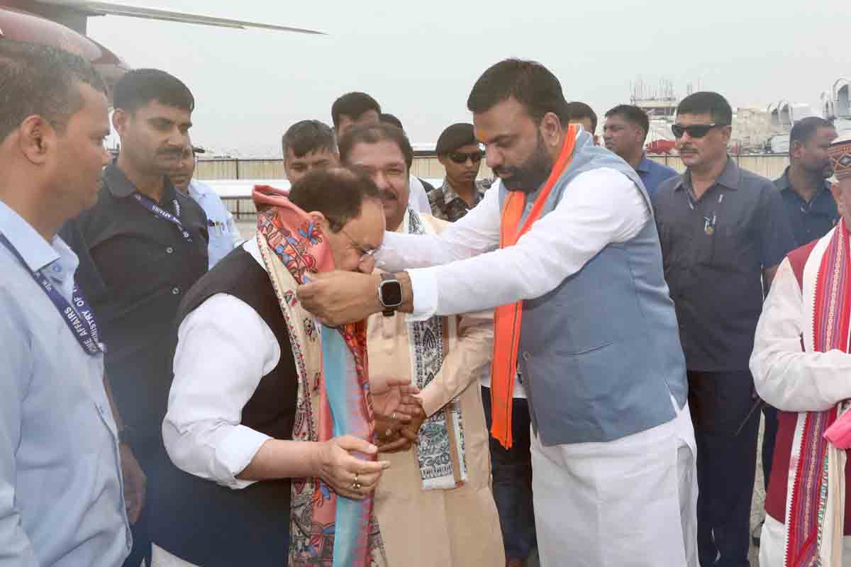 Grand welcome of Hon'ble BJP National President Shri J.P. Nadda on arrival at Jaiprakash Narayan Int'l Airport, Patna (Bihar)