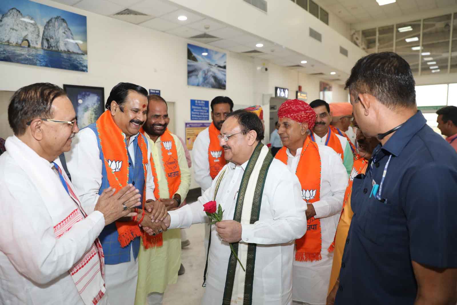 Grand welcome of BJP National President Shri J.P. Nadda on his arrival at Kishangarh Airport (Rajasthan)