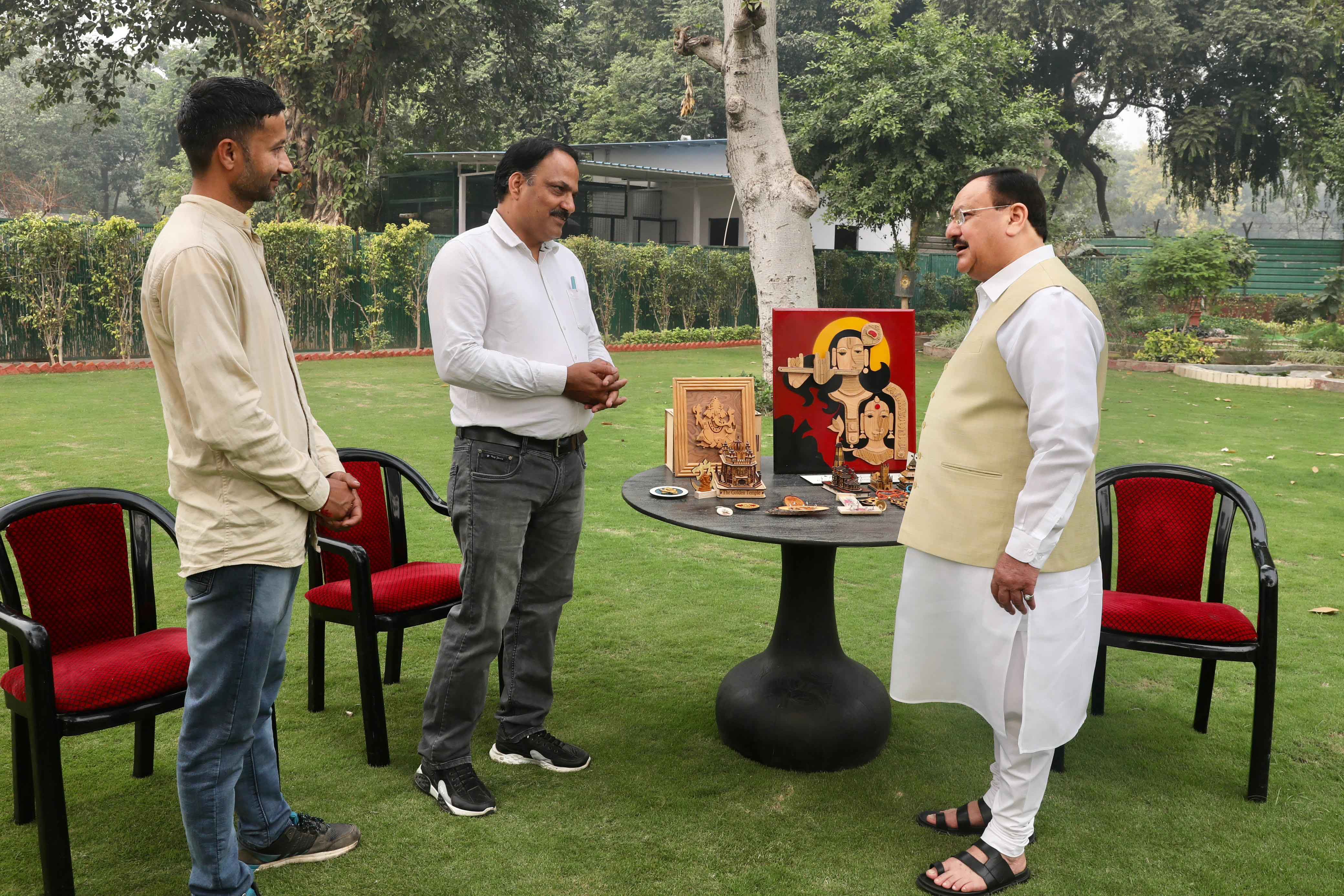 BJP National President Shri J.P. Nadda participated in Hon'ble PM Shri Narendra Modi's Initiative to promote Vocal for Local and purchased local products