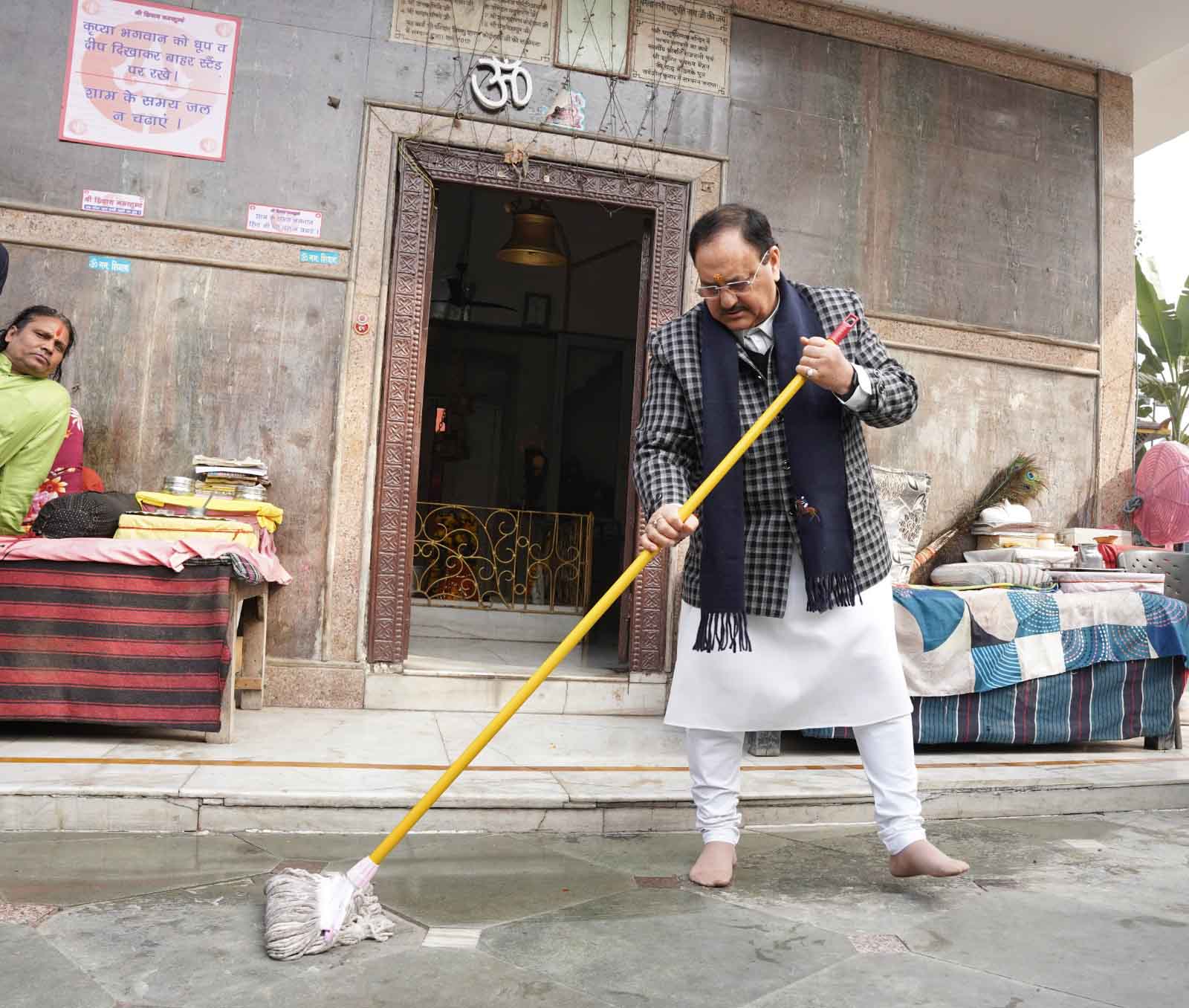 BJP National President Shri J.P. Nadda performed Shramdaan under "Swachh Teerth Abhiyan" at PashupatiNaath Mandir, New Sanjay Amar Colony, Vishwas Nagar, East Delhi