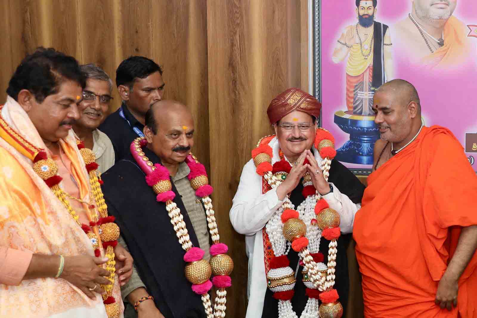 Hon'ble BJP National President Shri J.P. Nadda visited Kanaka Guru Peetha and sought the blessings of Sri Sri Niranjananad Puri ji at Kaginele, Bydagi, Haveri (Karnataka)