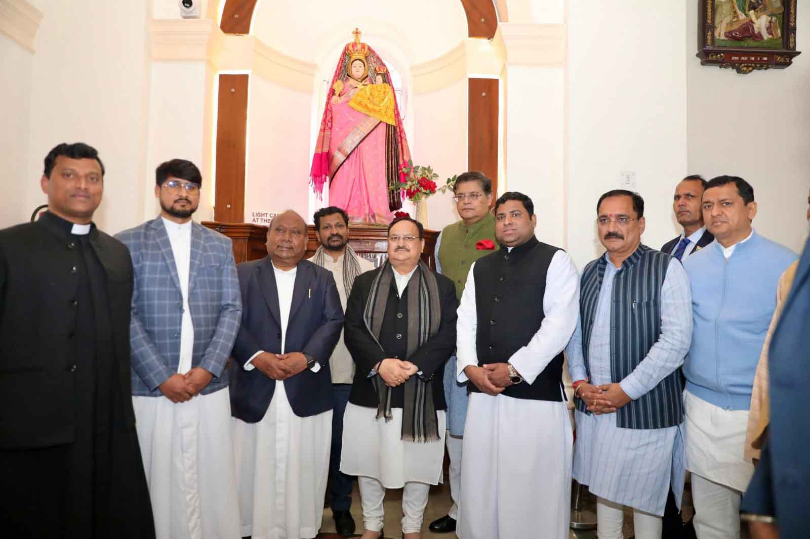 Hon'ble BJP National President Shri J.P. Nadda visited the Sacred Heart Cathedral Catholic Church in Delhi on the occasion of Christmas