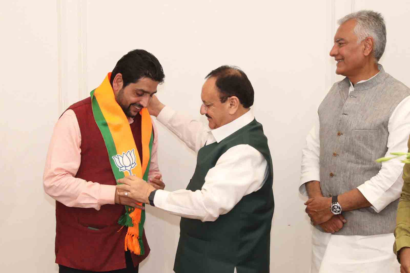 Shri Sushil Kumar Rinku (M.P.) from Jalandhar and Shri Sheetal Angural MLA (Jalandhar West) met BJP National President Shri J.P. Nadda after joining BJP in New Delhi