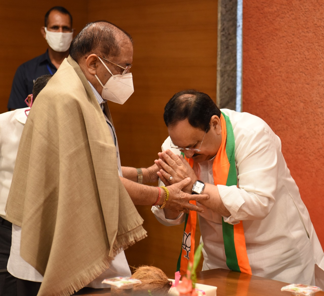  Hon'ble BJP National President Shri J.P. Nadda felicitated senior karyakartas of Jana Sangh at BJP HQ, 6A DDU Marg, New Delhi