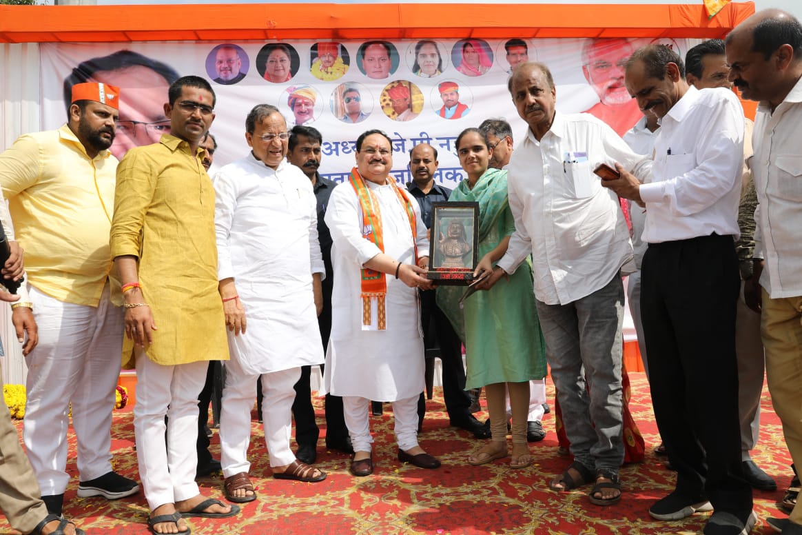 Warm welcome of Hon'ble BJP National President Shri J.P. Nadda on arrival in Gogunda, Udaipur (Rajasthan)