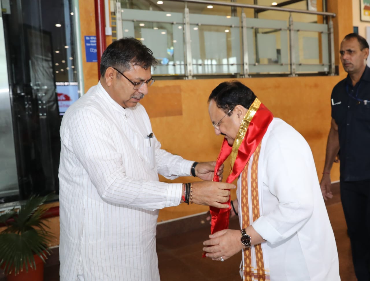 Grand welcome of Hon'ble BJP National President Shri J.P. Nadda on arrivalat Maharana Pratap Airport in Dabok, Udaipur (Rajasthan)