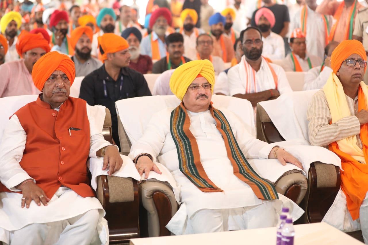 BJP National President Shri J.P. Nadda offered prayers at Patna Sahib Gurudwara & listened Hon'ble PM Shri Narendra Modi ji's "Mann ki Baat" at Patna Sahib Community Hall, Patna (Bihar)