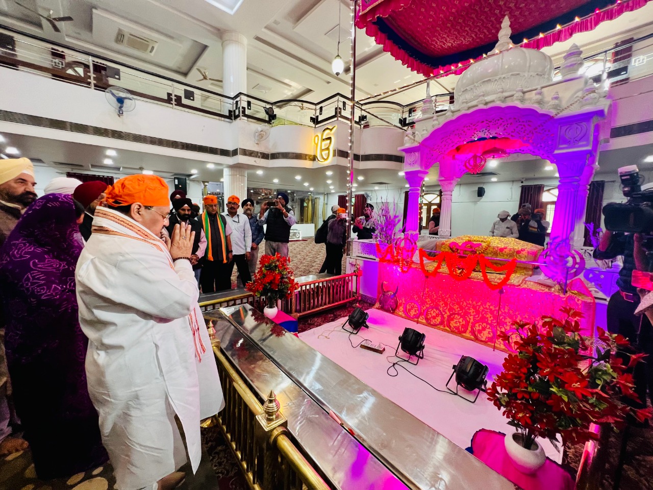 BJP National President Shri J.P. Nadda offered prayers at Sri Gurusingh Sahab Gurudwara, Adarsh Nagar, Jaipur (Rajasthan)