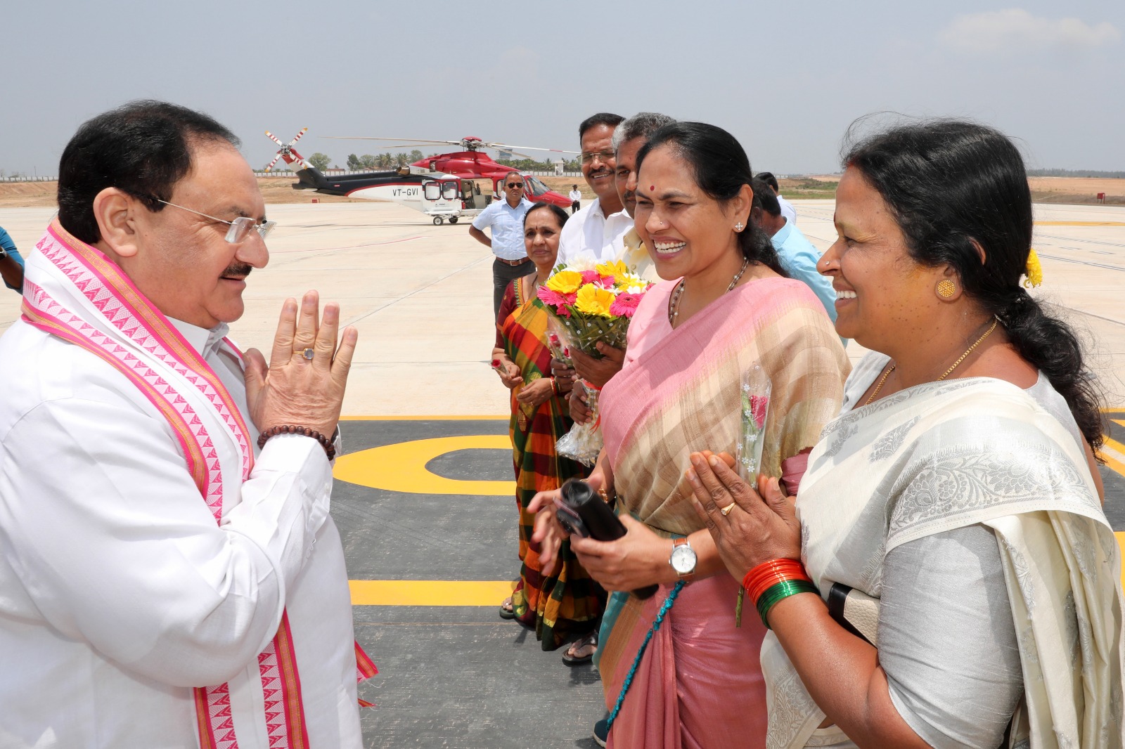 Grand welcome of Hon'ble BJP National President Shri J.P. Nadda on arrival at Shivamogga Airport (Karnataka)