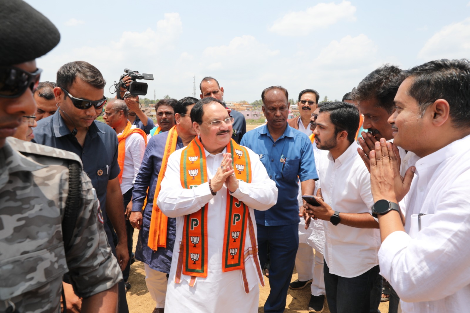 Grand welcome of BJP National President Shri J.P. Nadda on arrival at Kalaghatagi Helipad, Dharwad Distt. (Karnataka)