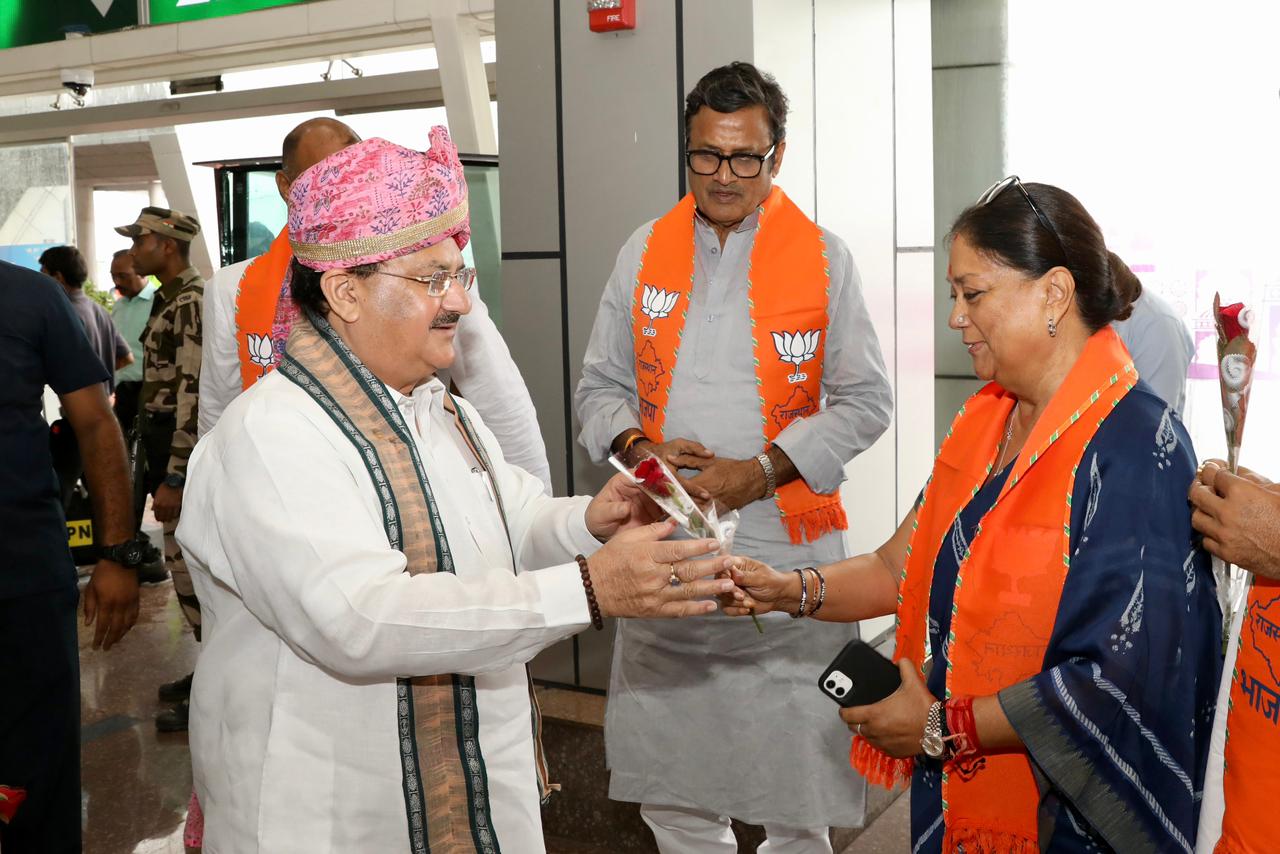 The grand welcome of BJP National President Shri J.P. Nadda on arrival at Jaipur airport (Rajasthan)