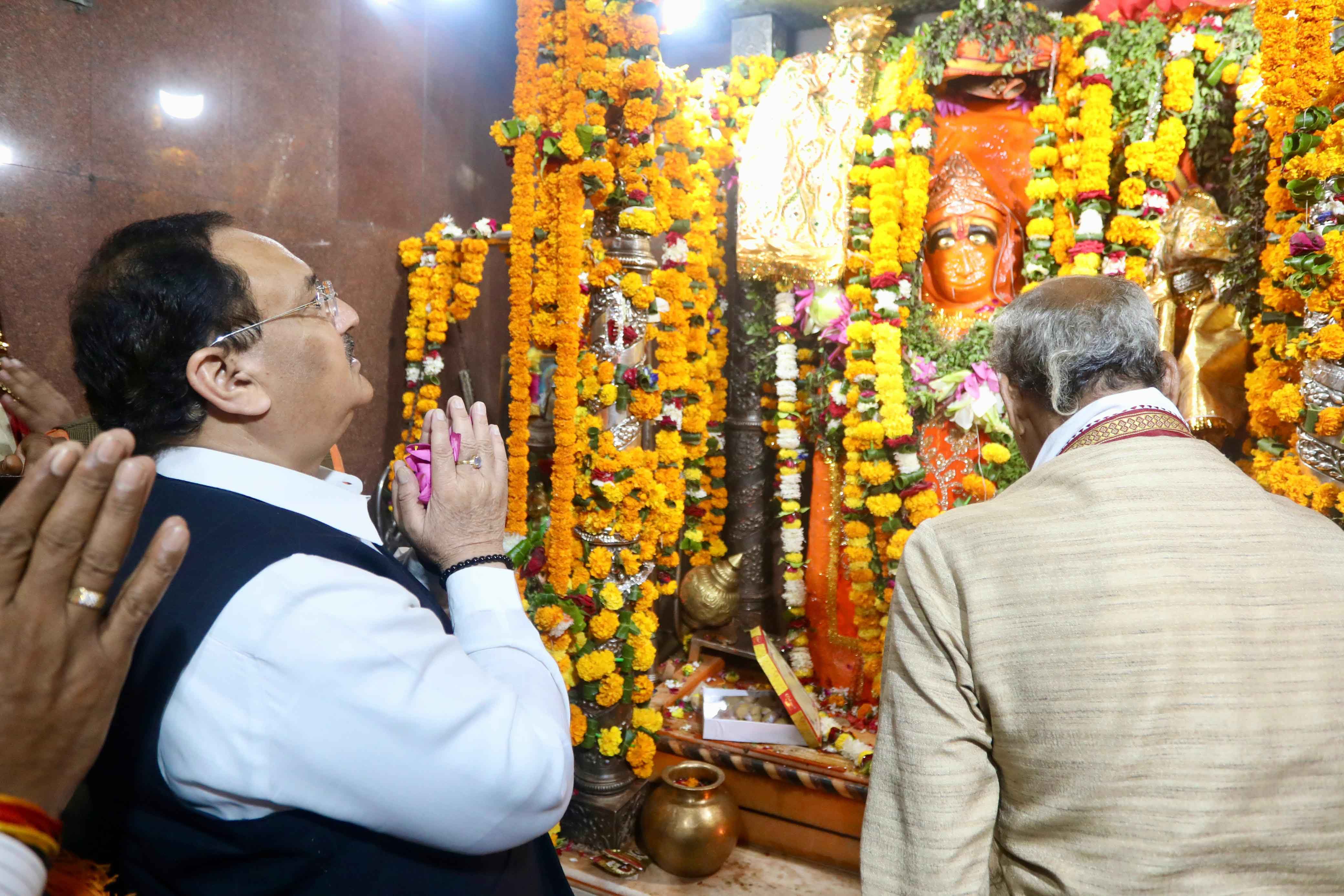 BJP National President Shri J.P. Nadda offered prayers at Chirahula Nath Mandir, Rewa (Madhya Pradesh)