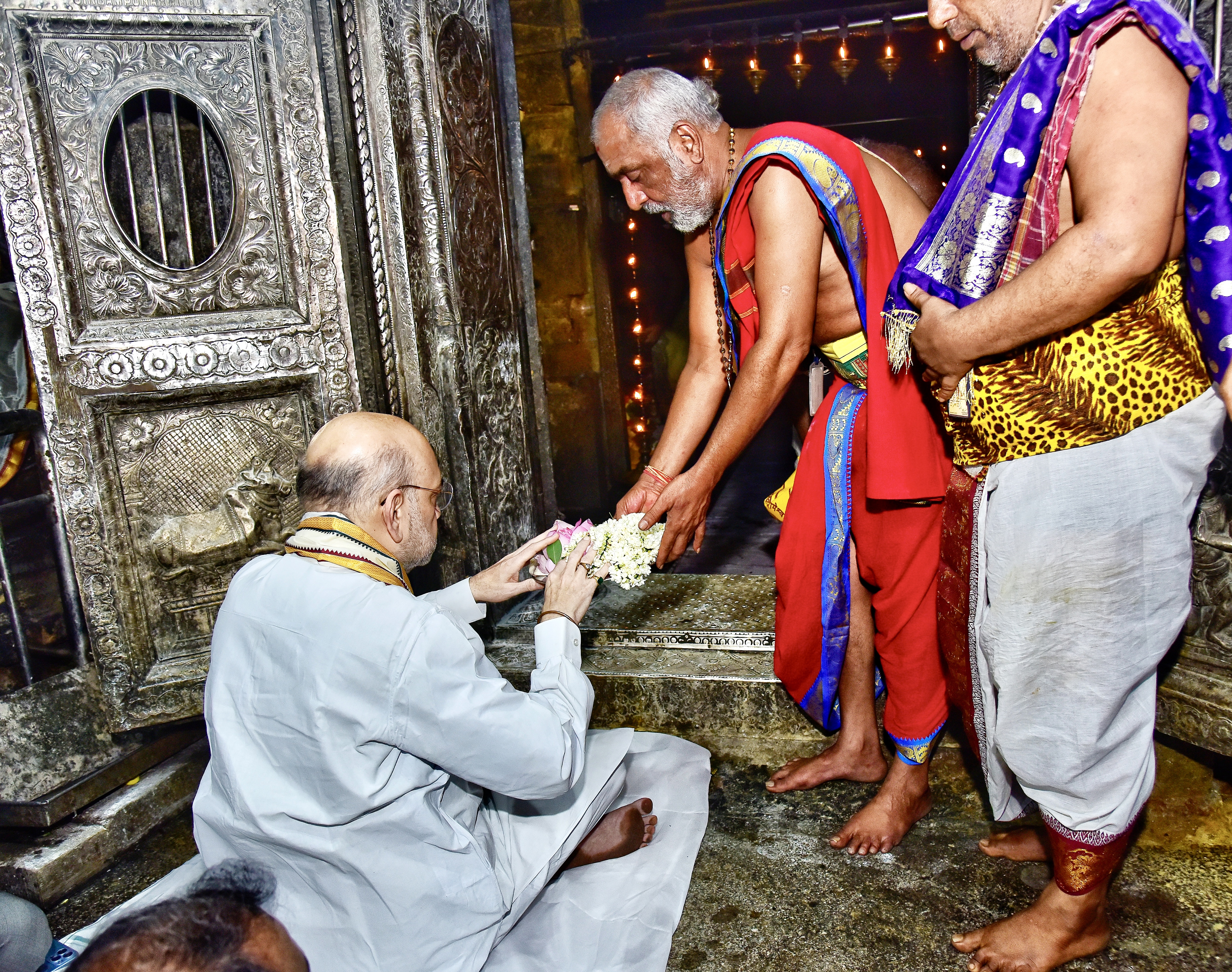 Hon'ble Union Home Minister & Minister of Cooperation Shri Amit Shah offered prayers at Ramanathaswamy Temple, Rameshwaram (Tamil Nadu)