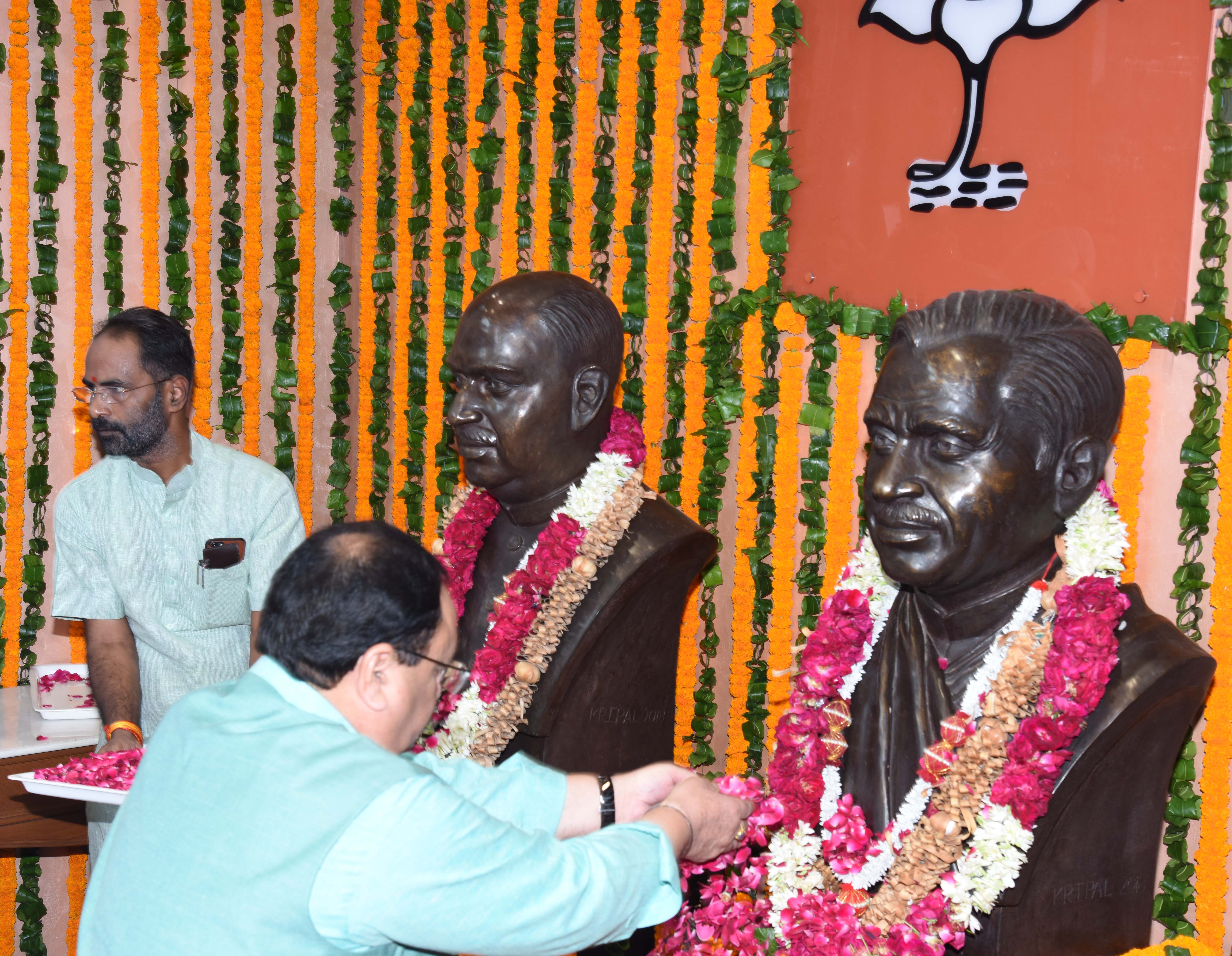  BJP Working President Shri J.P. Nadda paying floral tribute to Pt. Deendayal Upadhyay ji on his Birth Anniversary at BJP HQ 6A Deendayal Upadhyay Marg, NewDelhi