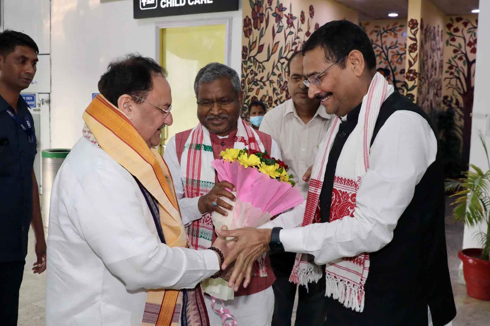 Grand welcome of BJP National President Shri J.P. Nadda ji on arrival at Birsa Munda Airport, Ranchi (Jharkhand)