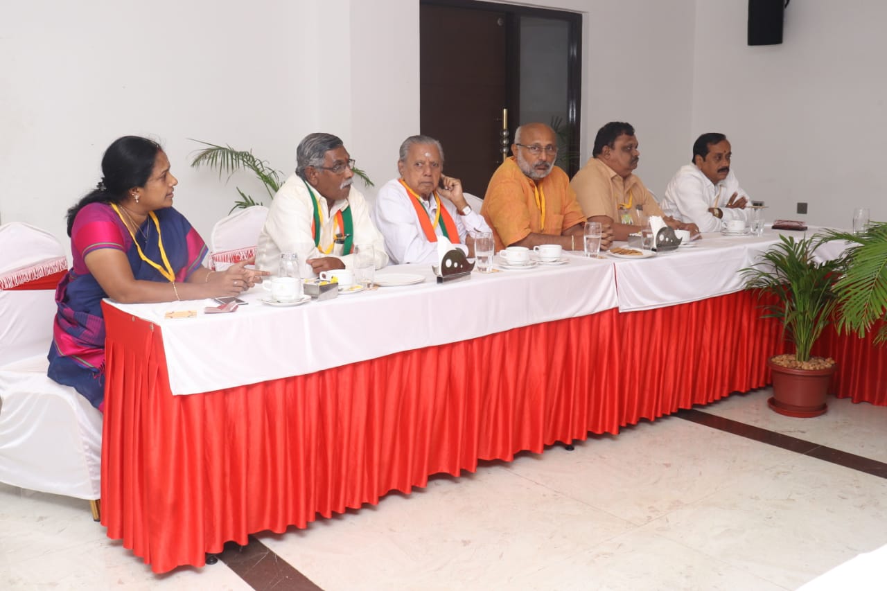 Photographs : BJP Working President, Shri J.P. Nadda addressing State Core Group Meeting in Tiruvallur (Tamil Nadu)