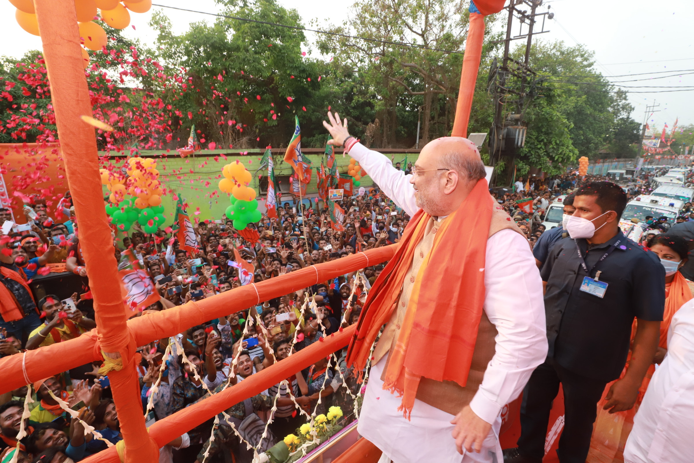  Hon'ble Union Home Minister Shri Amit Shah ji's road show in Jagatdal (West Bengal)