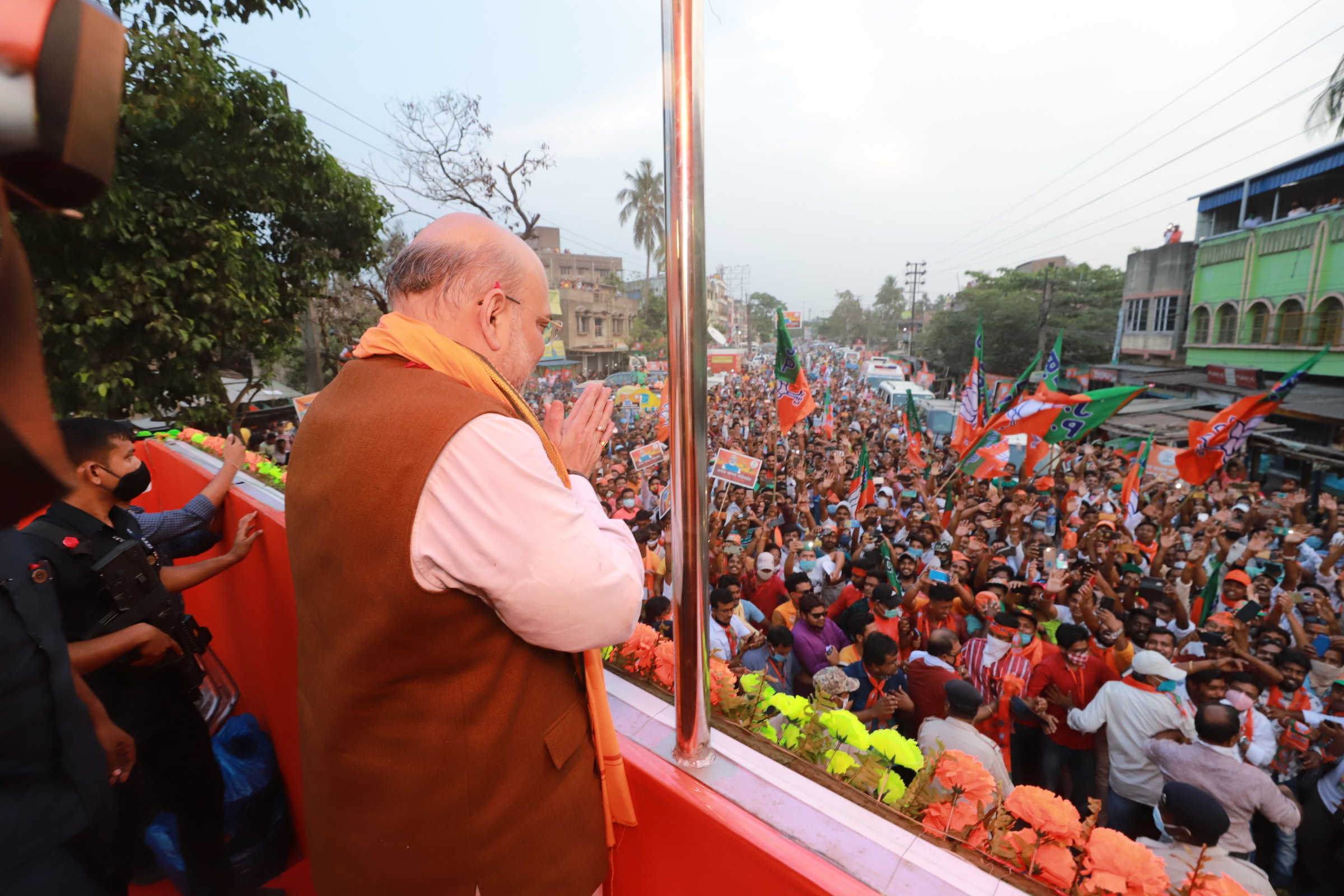  Hon'ble Union Home Minister Shri Amit Shah ji's road show in Panihati (West Bengal)