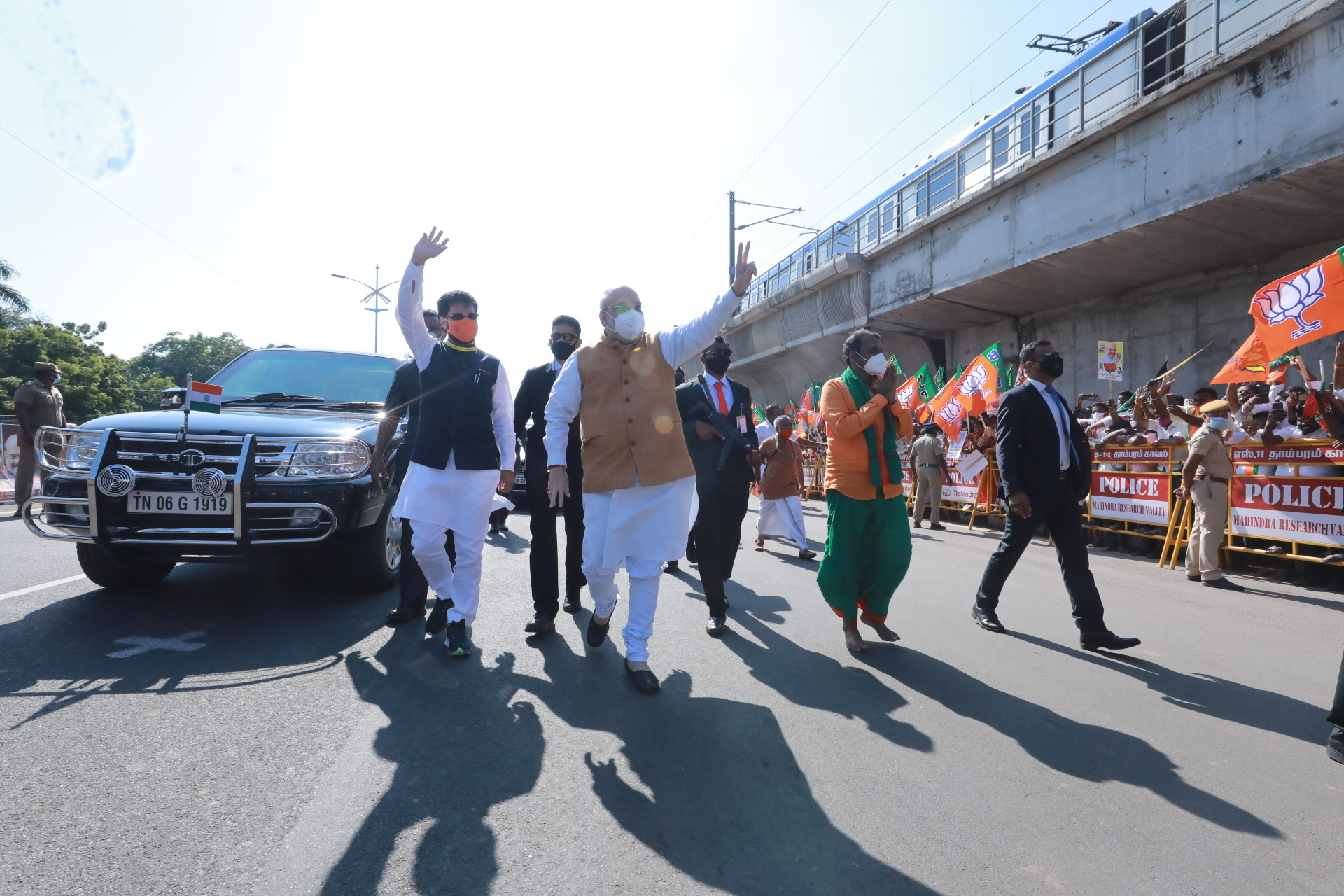 Photographs : Senior BJP leader and Hon'ble Union Home Minister Shri Amit Shah ji's rousing reception in Chennai (Tamil Nadu).