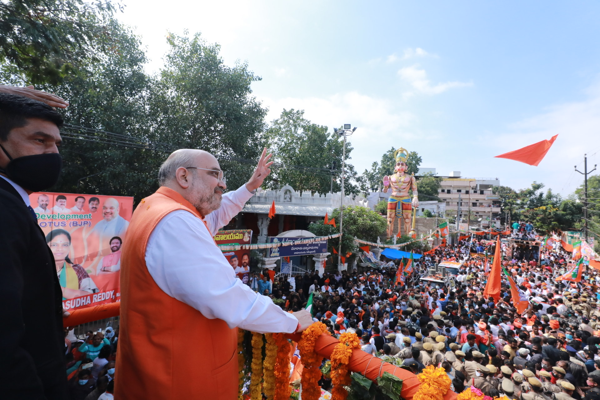 Photographs : Road show of Hon'ble Union Home Minister Shri Amit Shah in Secunderabad (Telangana)