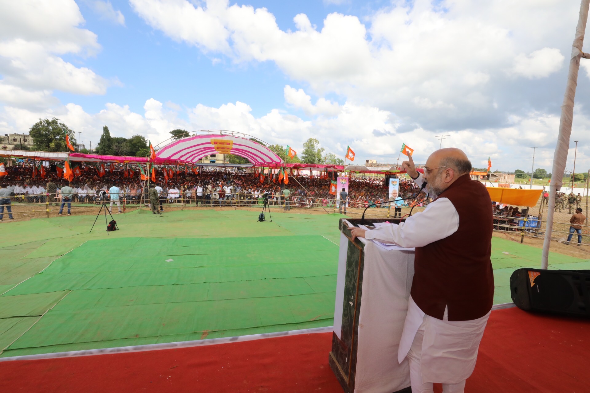  Hon'ble Union Home Minister and BJP National President Shri Amit Shah addressing a public meeting in Aheri, Gadchiroli (Maharashtra).