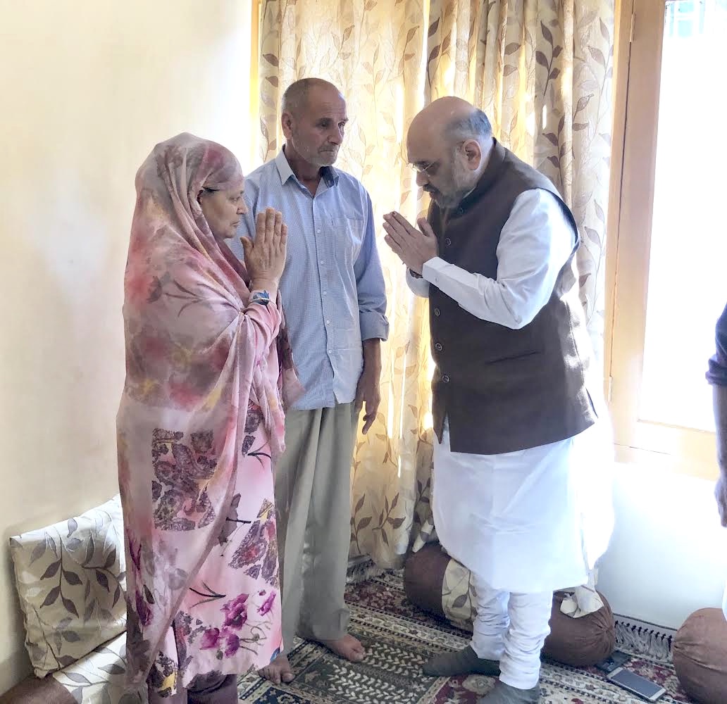 Photographs : Hon'ble Union Home Minister Shri Amit Shah visited the home of inspector Arshad Khan, SHO Anantnag in Srinagar, who was martyred in a terror attack