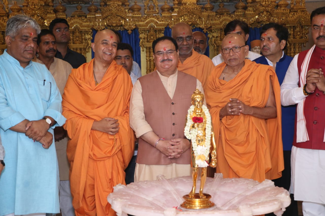 BJP Working President Shri Jagat Prakash Nadda visiting swaminarayan Mandir at Mumbai.