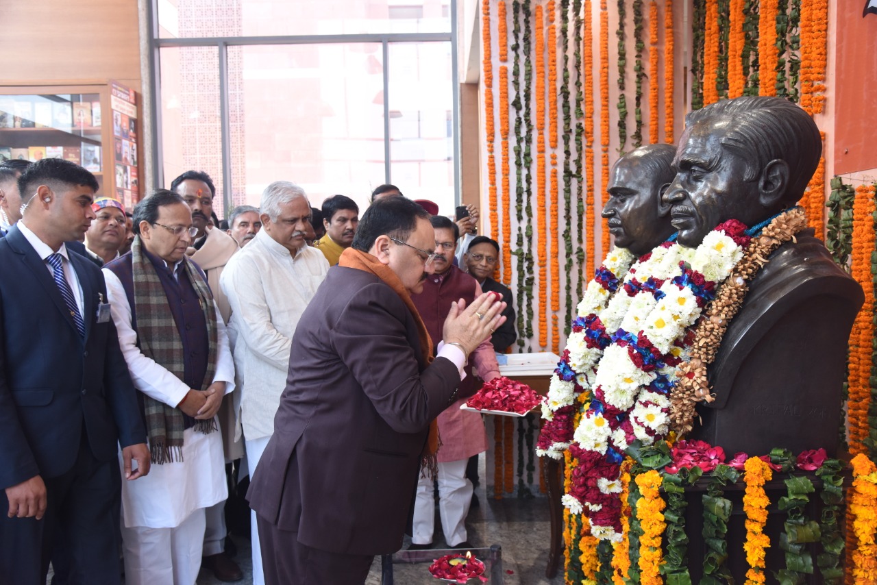 Photographs : BJP NationalPresident Shri J.P. Nadda paying floral tribute to Pt. Deendayal Upadhyay onhis Punyatithi at BJP HQ 6A DDU Marg, New Delhi