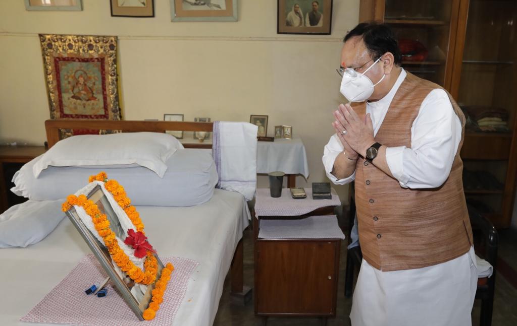 Photographs : BJP National President Shri J.P. Nadda offering prayer at Hanuman Mandir in Patna (Bihar)