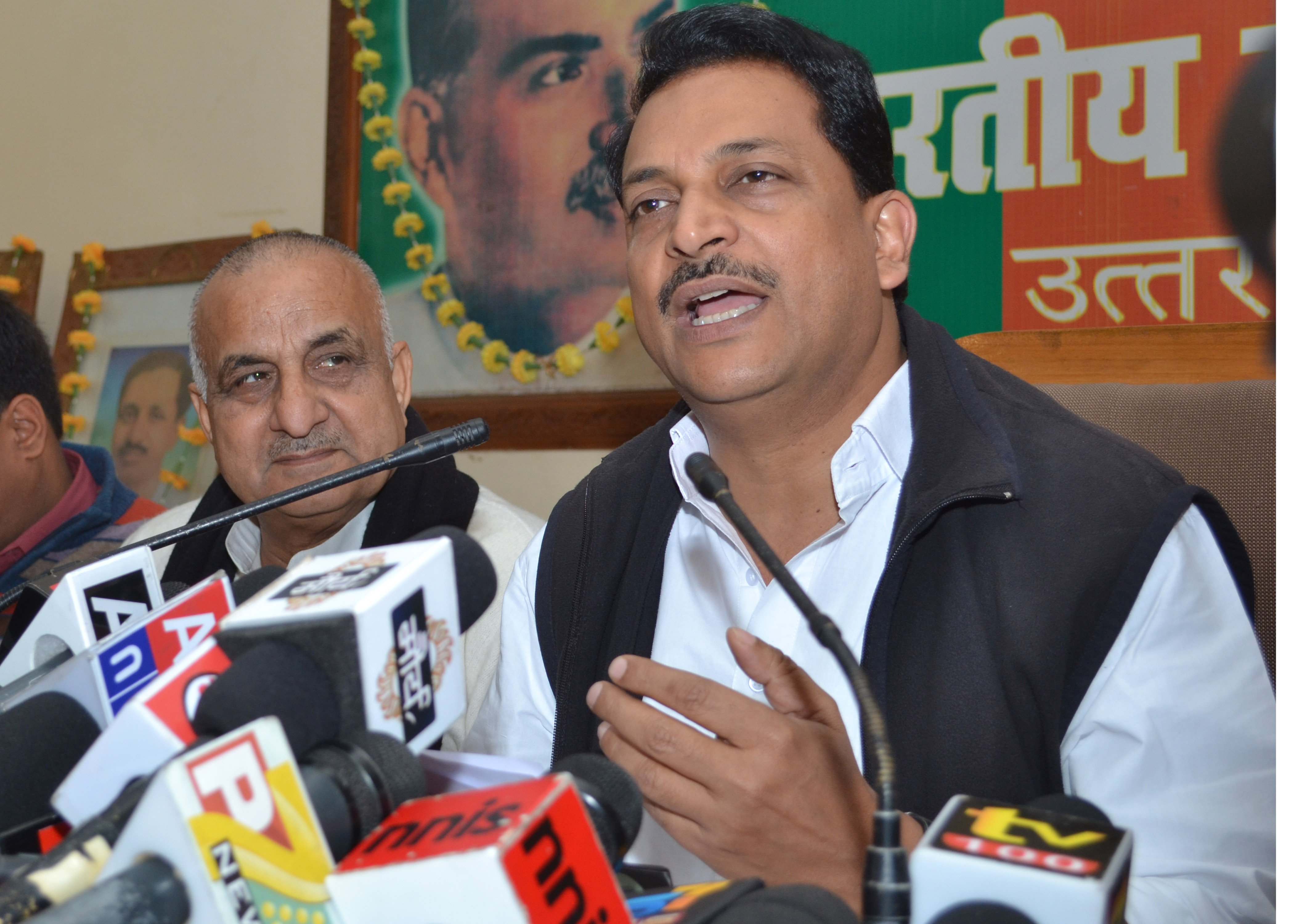 Shri Rajiv Pratap Rudy,MP, National Spokesperson addressing a press conference at BJP State Office on February 07, 2012