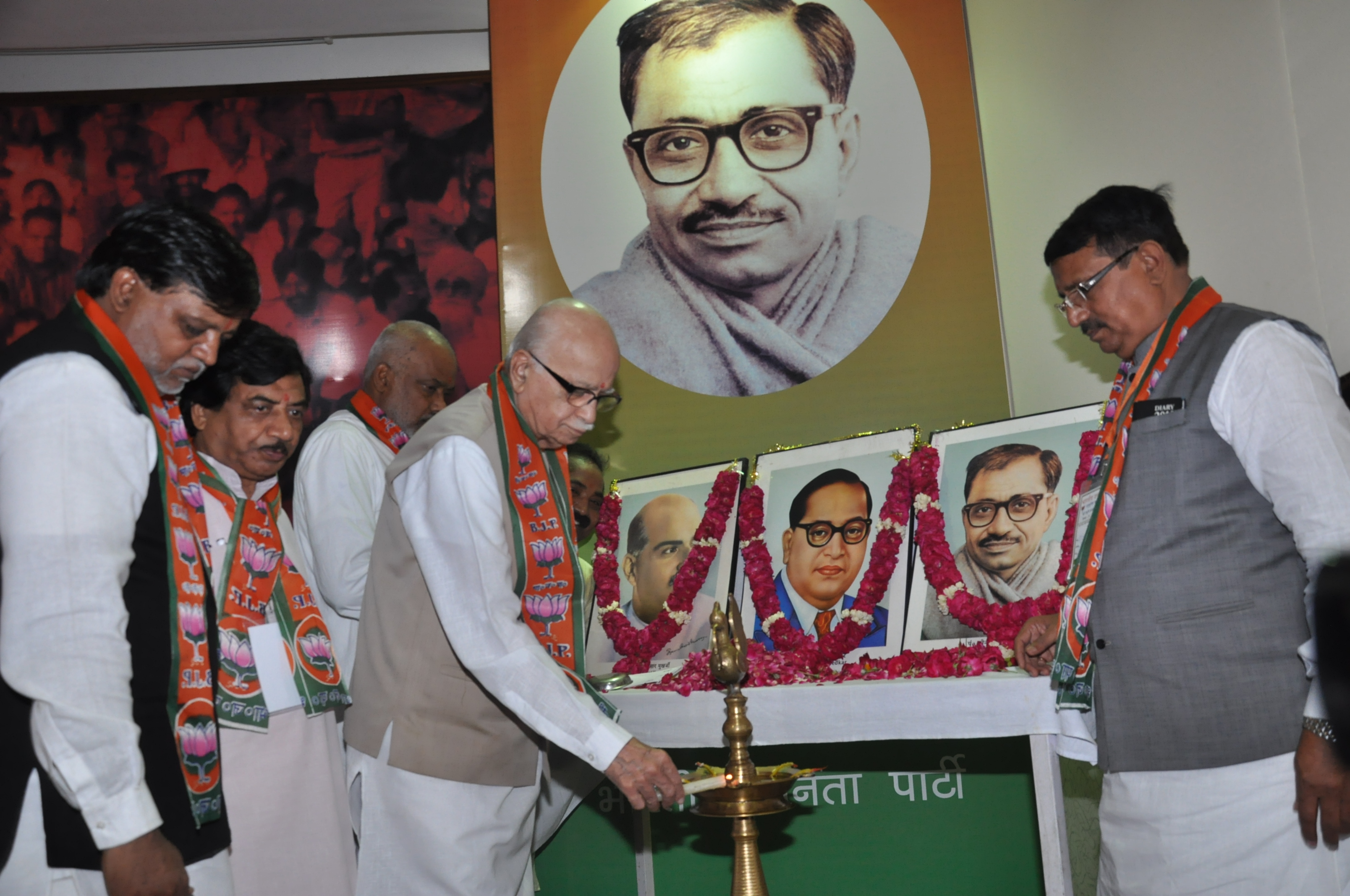 Shri L.K. Advaniji inaugurating BJP SC Morcha National Executive Meeting at 11, Ashoka Road on July 27, 2013