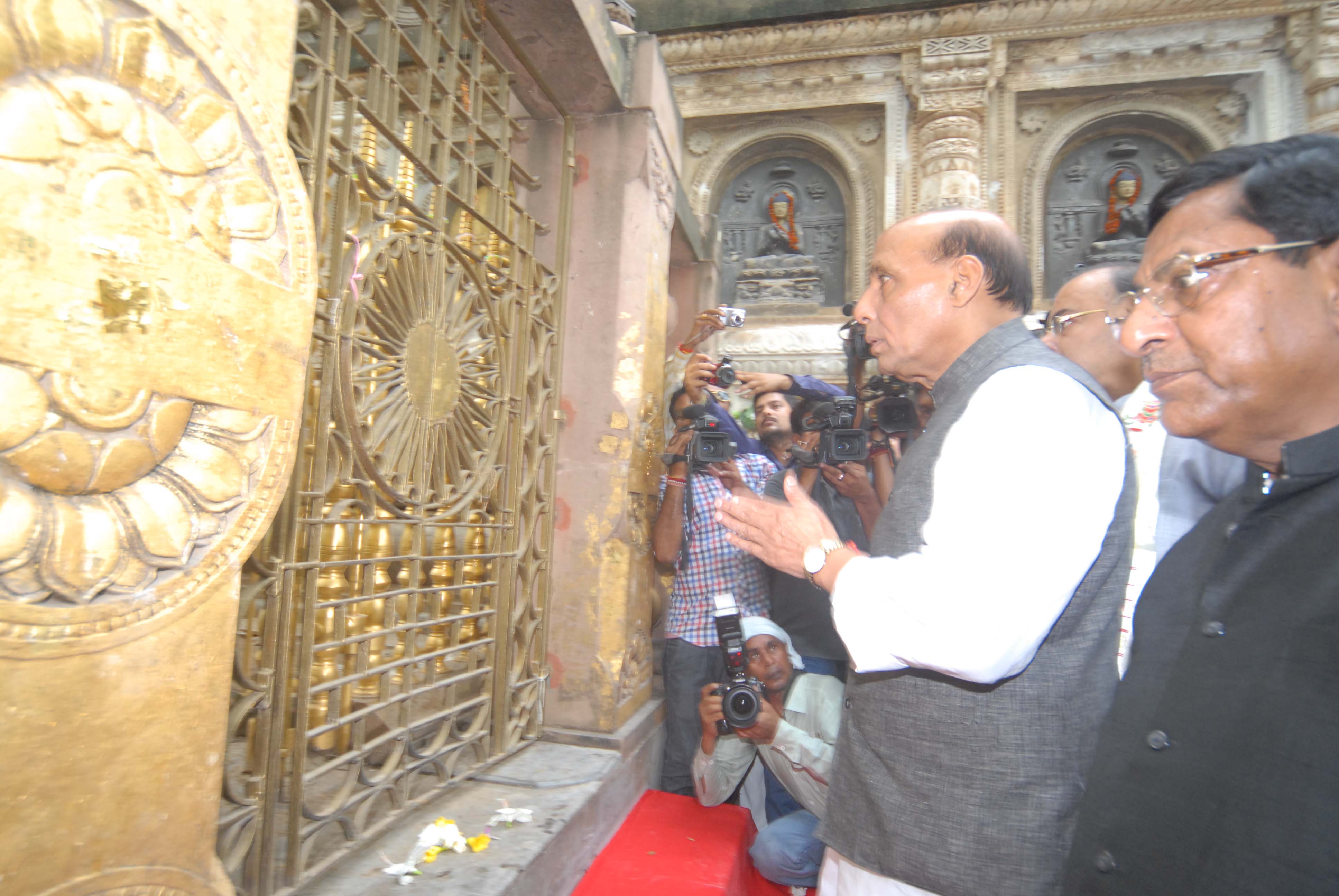 BJP National President, Shri Rajnath Singh, Leader of Opposition, (Rajya Sabha) Shri Arun Jaitley, Deputy Leader of (Rajya Sabha) Shri Ravi Shankar Prasad during Bodh Gaya Visit and Meeting with injured people in bomb blast on July 09, 2013