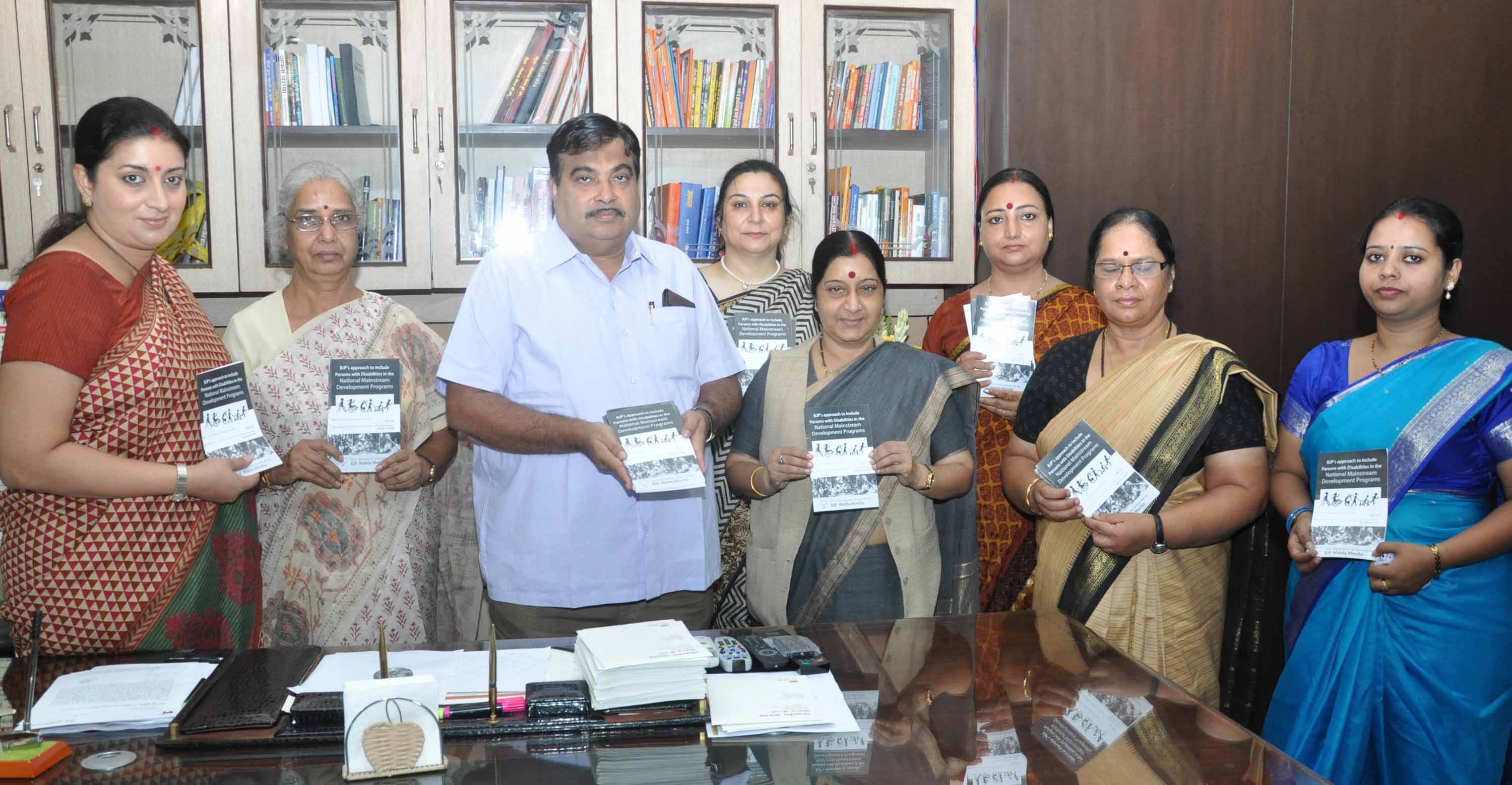 BJP National President, Shri Nitin Gadkari and Smt. Sushma Swaraj, Leader of Opposition (Lok Sabha) on release of BJP Mahila Morcha book ''''SAKSHAM'''' on October 08, 2011