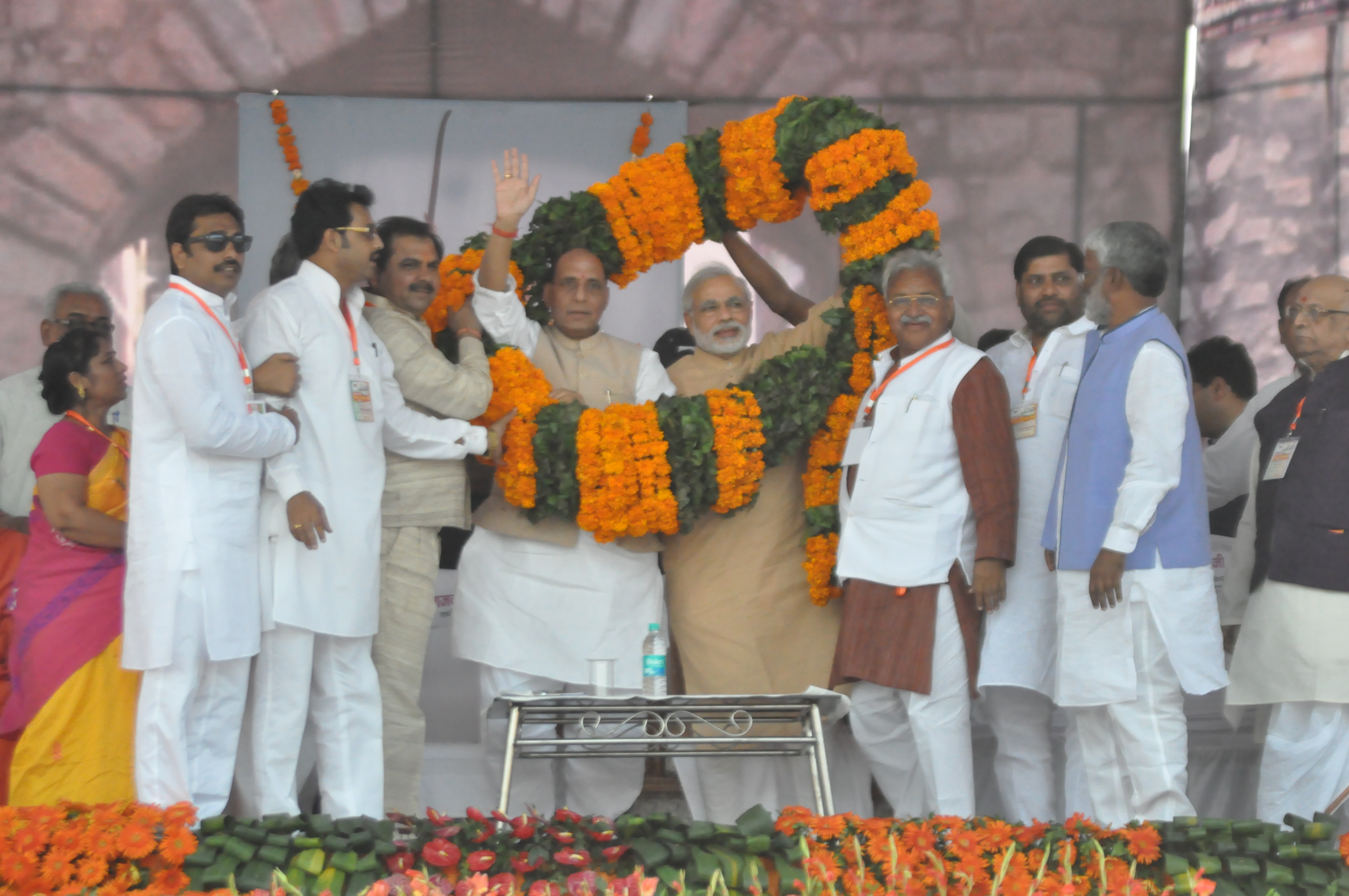 Shri Rajnath Singh, Shri Narendra Modi and Sushree Uma Bharati addressing "VIJAY SHANKHNAD RALLY" at GIC ground, Gwalior Road, Jhansi on October 25, 2013