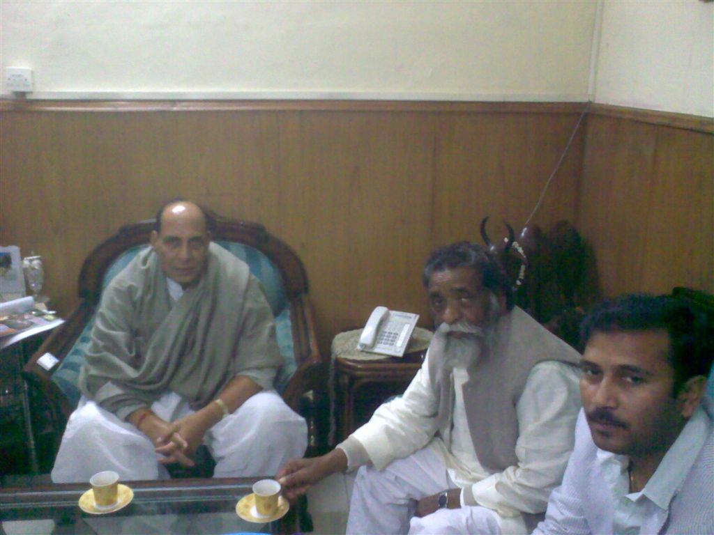 Jharkhand CM Sh. Shibu Soren, former BJP President Sh. Rajnath Singh at his residence on January 18, 2010