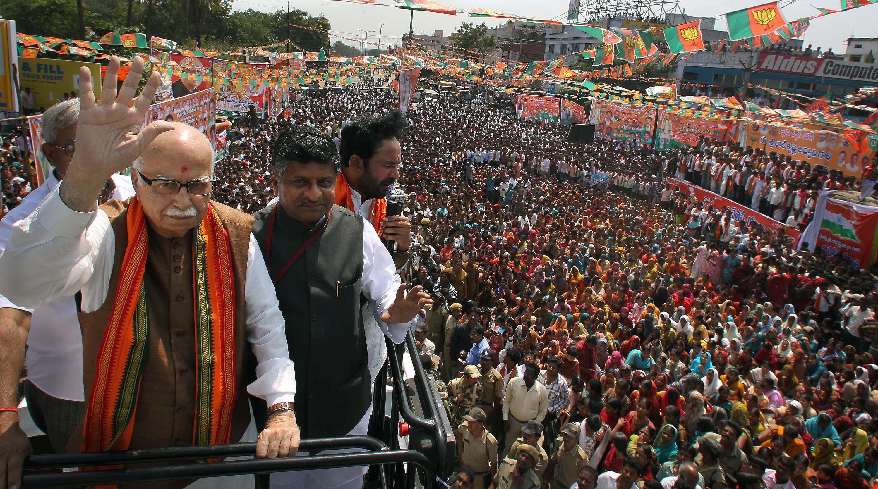 Shri L.K. Advaniji addressing a public meeting during Jan Chetana Yatra at Siddipet (Andhra Pradesh) on October 19, 2011