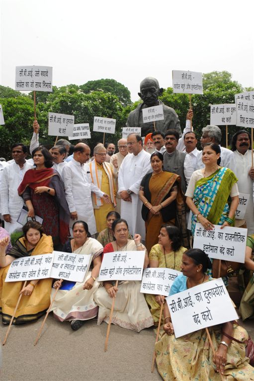 BJP protest on misuse of CBI by UPA at Parliament premises on May 7, 2010