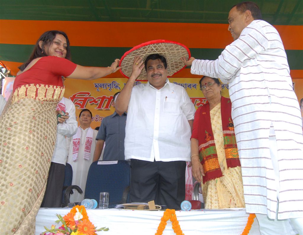 BJP National President, Shri Nitin Gadkariji addressing a public meeting in Guwahati on April 5, 2010